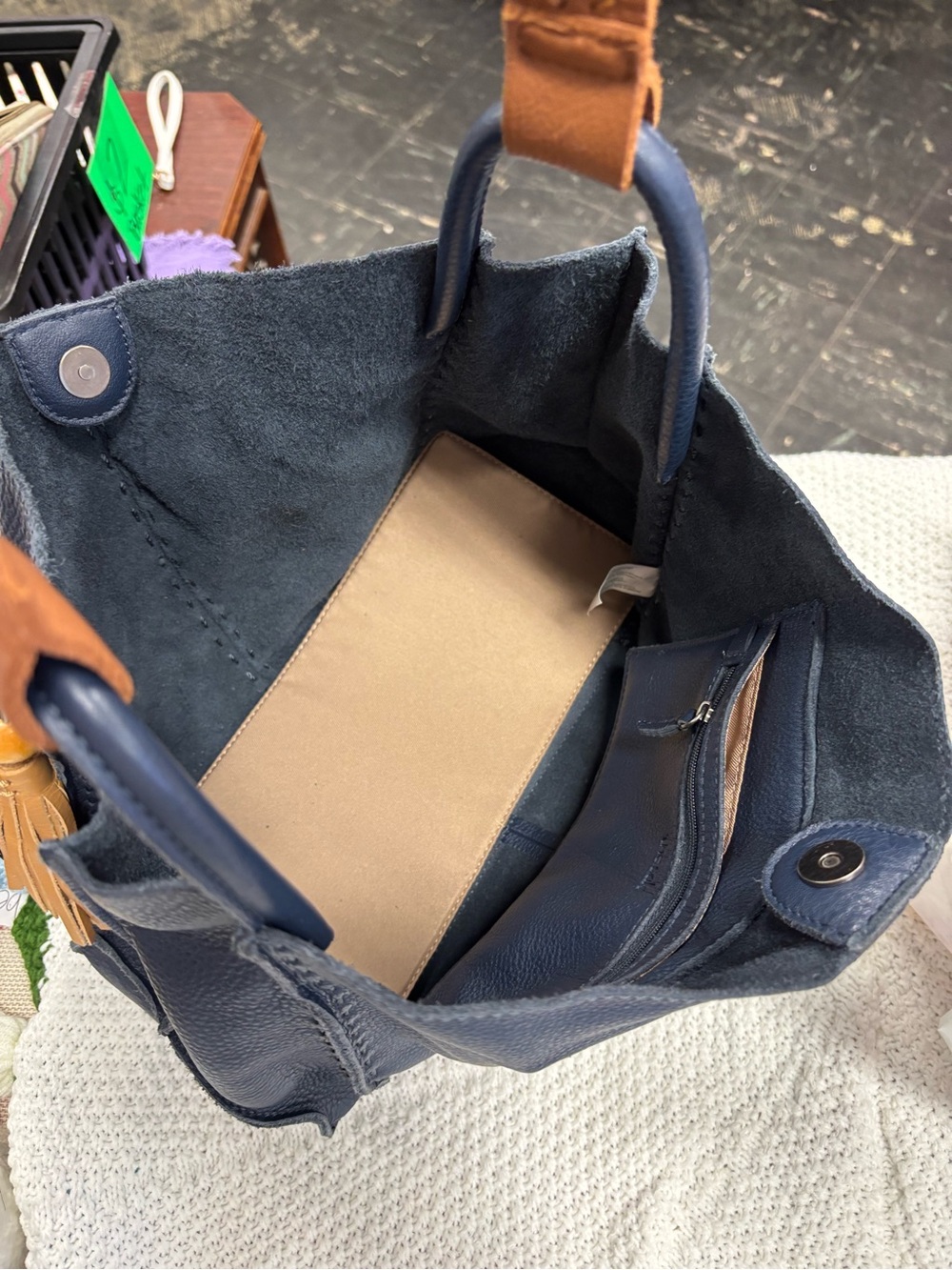 The Sak los Feliz slouch Navy Leather Tote with Brown Shoulder Handle - Picture 6 of 6